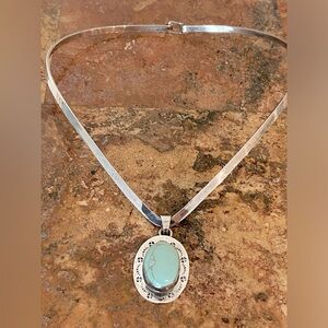 Sterling Silver 925 chocked necklace with Genuine Turquoise pendant